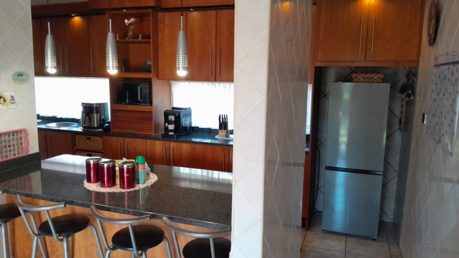 5 Bedroom Property for Sale in Riebeeckstad Free State